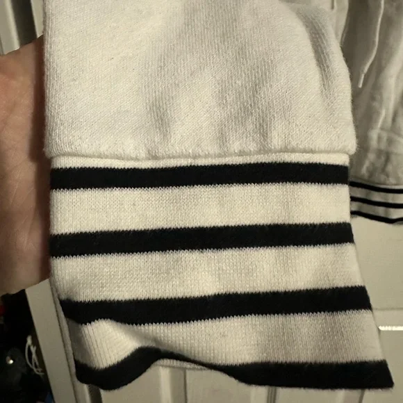 🎀 Beautiful basic tie up sweater. ❤️ - Picture 4 of 5